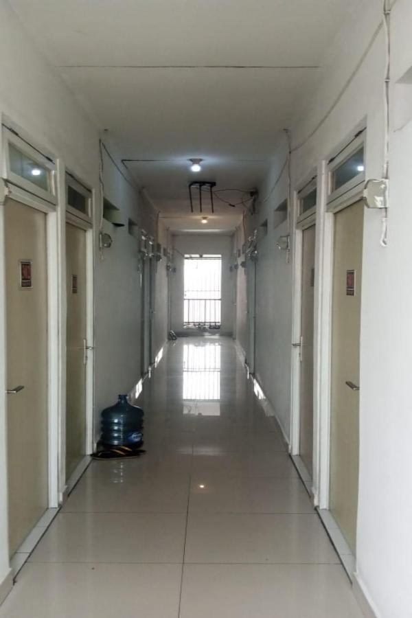 Spot On 90538 Wisma Dewi Syariah ジャカルタ エクステリア 写真
